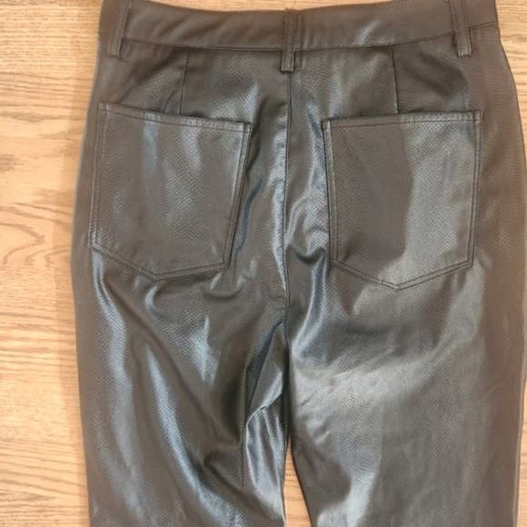 EUC WeWoreWhat Danielle Bernstein Crop Ankle Flare Pants Black Embossed Croc 29 - Picture 7 of 11